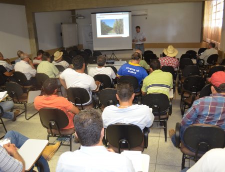 Mogi Mirim recebe curso de cancro cítrico