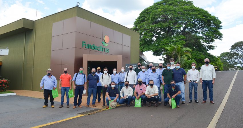 Fundecitrus dá continuidade às reuniões virtuais e presenciais para auxílio de citricultores no manejo de pragas e doenças