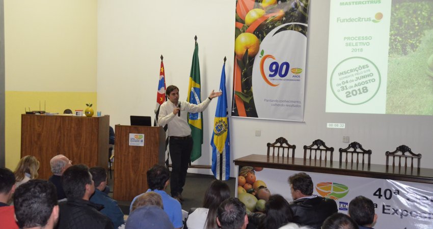 Pesquisadores do Fundecitrus apresentam estudos no segundo dia da Semana da Citricultura