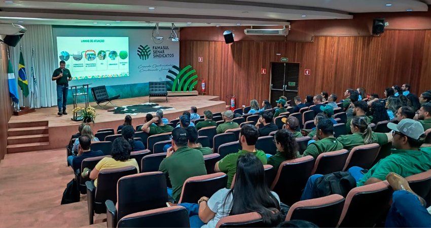 Fundecitrus realiza palestra para técnicos da IAGRO, AGRAER, SEMADESC e SENAR, em Campo Grande (MS)