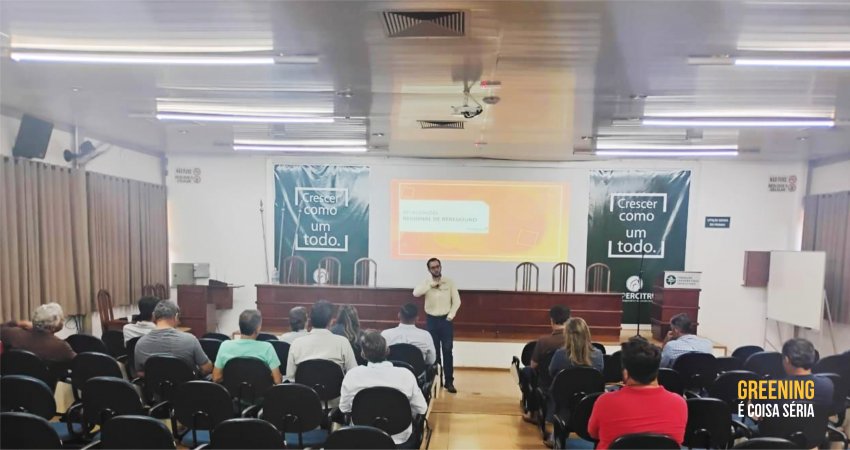 Encontro com produtores de Bebedouro (SP) alerta sobre o manejo do psilídeo