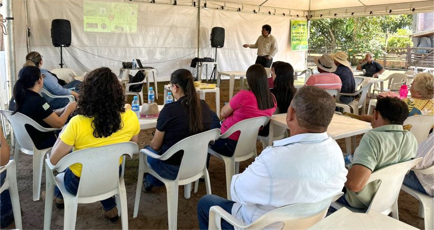 Fundecitrus participa de Dia de Campo com produtores da região de Costa Rica (MS)