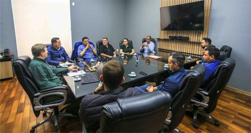 Fundecitrus participa de reunião com representantes da Prefeitura de Itararé (SP)