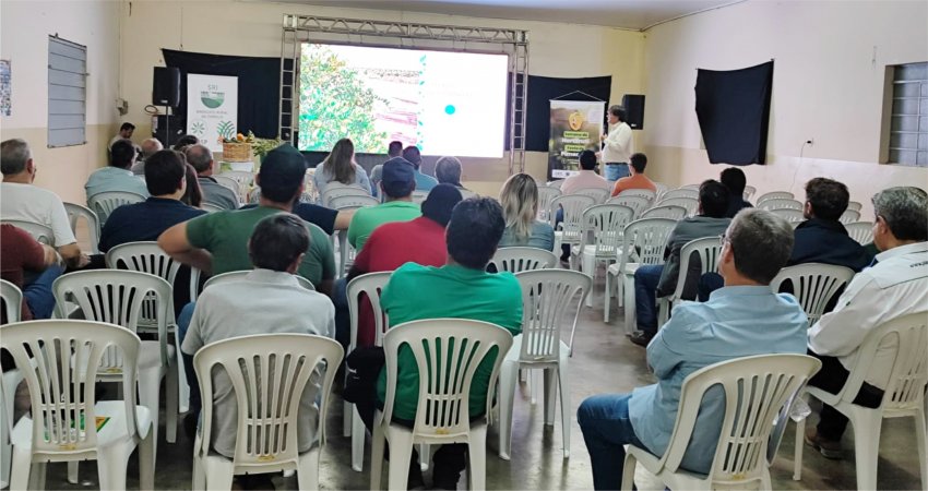 Fundecitrus participa da 6ª Semana do Hortifruti e 7ª Festa do Pimentão, em Itápolis