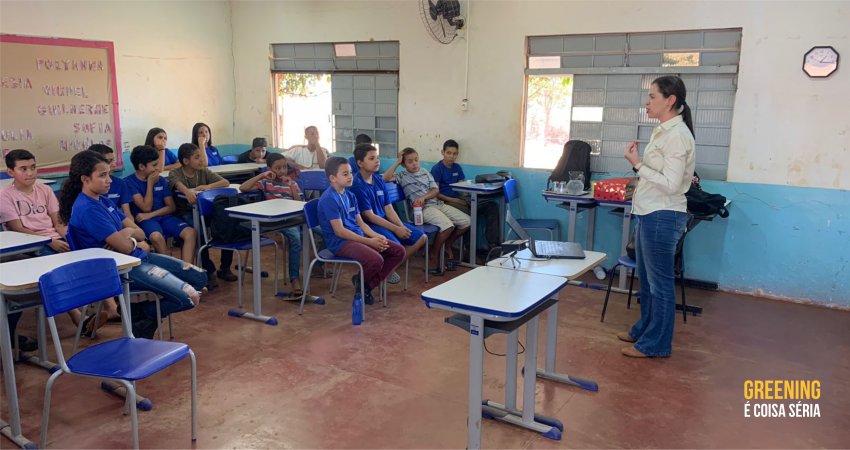 Escola de Uberlândia (MG) recebe palestra sobre manejo do greening