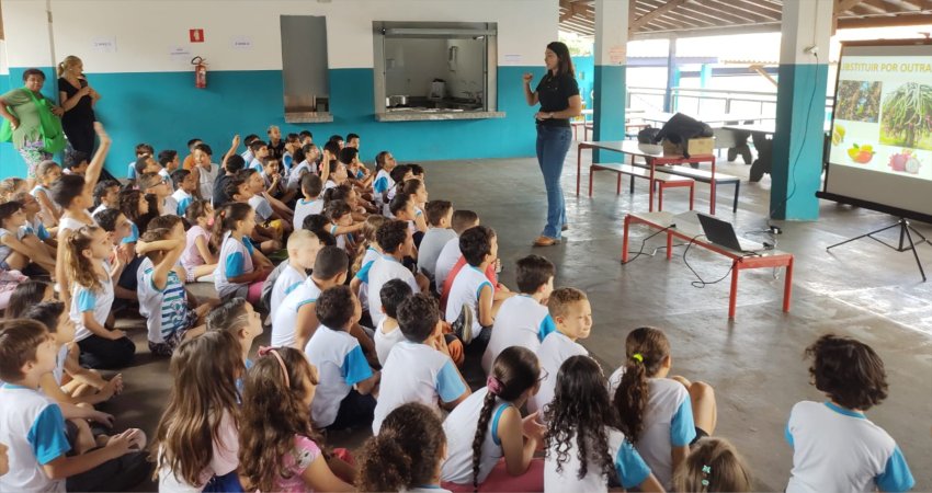 Fundecitrus promove palestra para 440 alunos em Matão (SP)