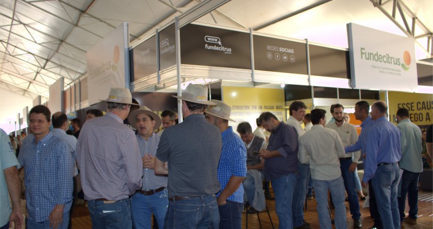 Participação do Fundecitrus na 47ª Expocitrus e 43ª Semana da Citricultura é marcada pela transferência de conhecimento para profissionais do setor