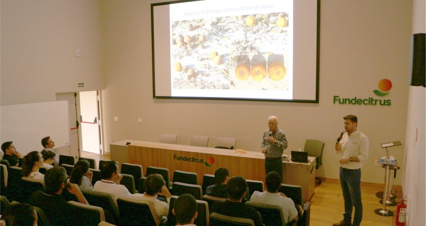 Fundecitrus recebe a visita do cientista norte-americano Jim Graham