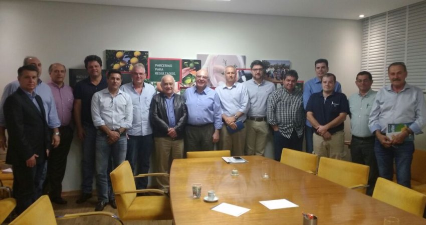 Secretário de Agricultura e Abastecimento de São Paulo participa de reunião sobre o controle de greening no Fundecitrus